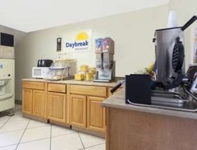Super 8 by Wyndham Lewiston
