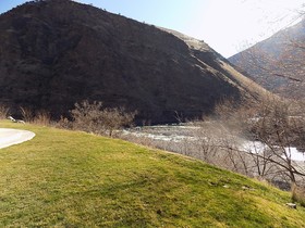 Salmon Rapids Lodge