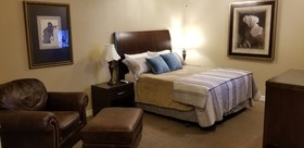 Silver Horseshoe Inn