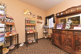 Cedar Street Hotel & Suites