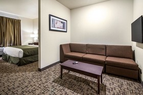 Cobblestone Hotel & Suites