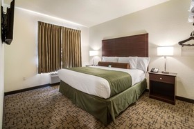 Cobblestone Hotel & Suites