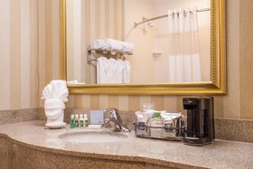Hampton Inn & Suites Addison