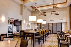 Hampton Inn & Suites Addison