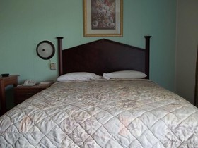 Altamont Motel