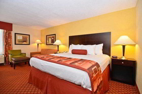 Best Western Plus Parkway Hotel