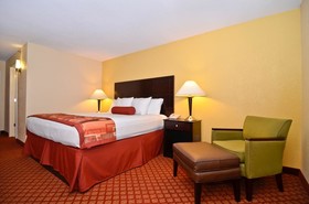 Best Western Plus Parkway Hotel