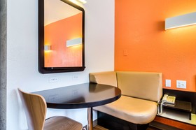 Motel 6 Chicago North Central-Arlington Heights