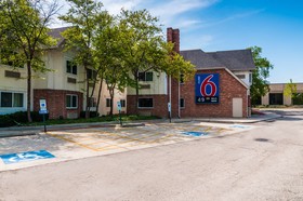 Motel 6 Chicago North Central-Arlington Heights