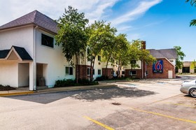 Motel 6 Chicago North Central-Arlington Heights