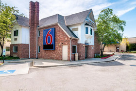 Motel 6 Chicago North Central-Arlington Heights