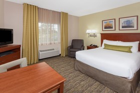 Candlewood Suites Aurora - Naperville