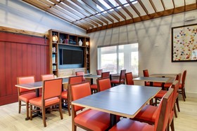 Holiday Inn Express & Suites Aurora - Naperville
