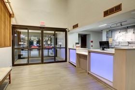Holiday Inn Express & Suites Aurora - Naperville