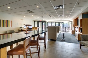 Holiday Inn Express & Suites Aurora - Naperville