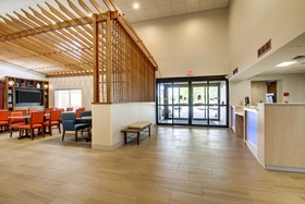 Holiday Inn Express & Suites Aurora - Naperville