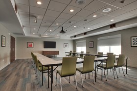 Holiday Inn Express & Suites Aurora - Naperville
