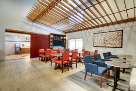 Holiday Inn Express & Suites Aurora - Naperville