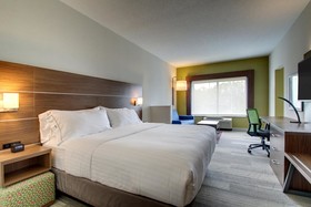 Holiday Inn Express & Suites Aurora - Naperville