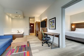 Holiday Inn Express & Suites Aurora - Naperville