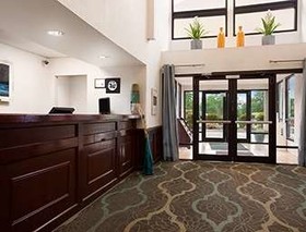 Super 8 by Wyndham Aurora/Naperville Area