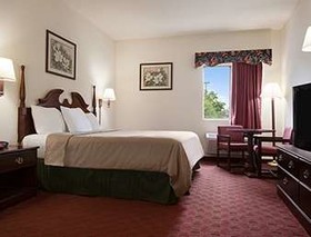 Super 8 by Wyndham Aurora/Naperville Area