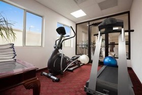 Super 8 by Wyndham Aurora/Naperville Area