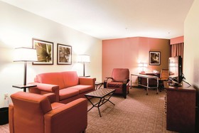 La Quinta Inn & Suites by Wyndham Bannockburn-Deerfield