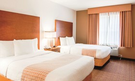 La Quinta Inn & Suites by Wyndham Bannockburn-Deerfield