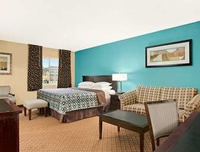 Super 8 by Wyndham Belleville IL/St. Louis Area