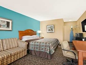 Super 8 by Wyndham Belleville IL/St. Louis Area