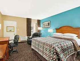 Super 8 by Wyndham Belleville IL/St. Louis Area