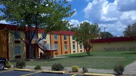 Country Garden & Suites