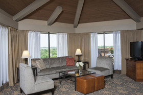 Indian Lakes Hotel