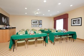 Country Inn & Suites by Radisson, Bloomington-Normal Airport, IL
