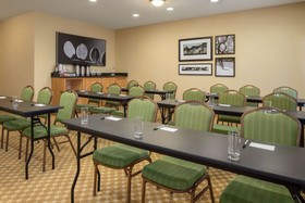 Country Inn & Suites by Radisson, Bloomington-Normal Airport, IL