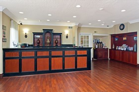 Country Inn & Suites by Radisson, Bloomington-Normal Airport, IL