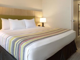 Country Inn & Suites by Radisson, Bloomington-Normal Airport, IL
