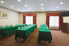 Country Inn & Suites by Radisson, Bloomington-Normal Airport, IL