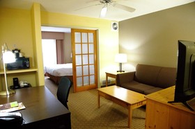 Country Inn & Suites by Radisson, Bloomington-Normal West, IL