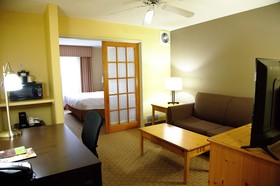 Country Inn & Suites by Radisson, Bloomington-Normal West, IL