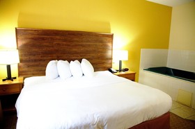 Country Inn & Suites by Radisson, Bloomington-Normal West, IL