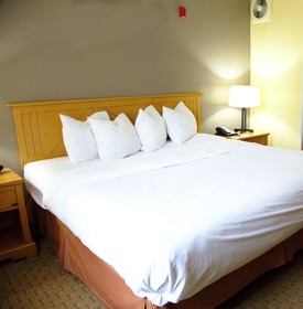Country Inn & Suites by Radisson, Bloomington-Normal West, IL