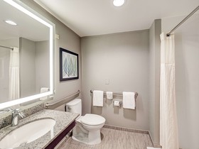 DoubleTree by Hilton Hotel Bloomington