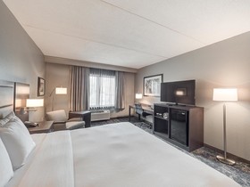 DoubleTree by Hilton Hotel Bloomington