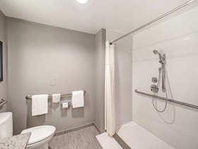 DoubleTree by Hilton Hotel Bloomington