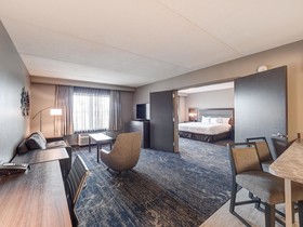 DoubleTree by Hilton Hotel Bloomington