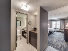 DoubleTree by Hilton Hotel Bloomington