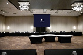 DoubleTree by Hilton Hotel Bloomington
