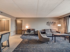 DoubleTree by Hilton Hotel Bloomington